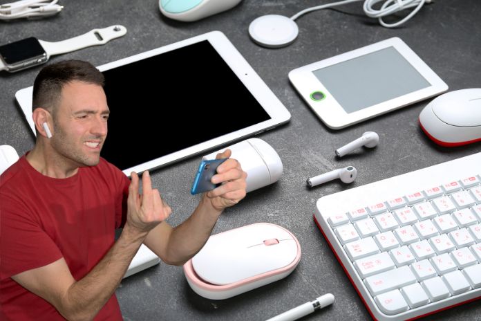 10 Practical Mobile Phone Gadgets That Make Your Everyday Life Easier